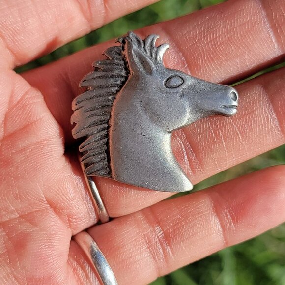 Vintage silver horse head AJRCO equestrian brooch or pin - Picture 11 of 16